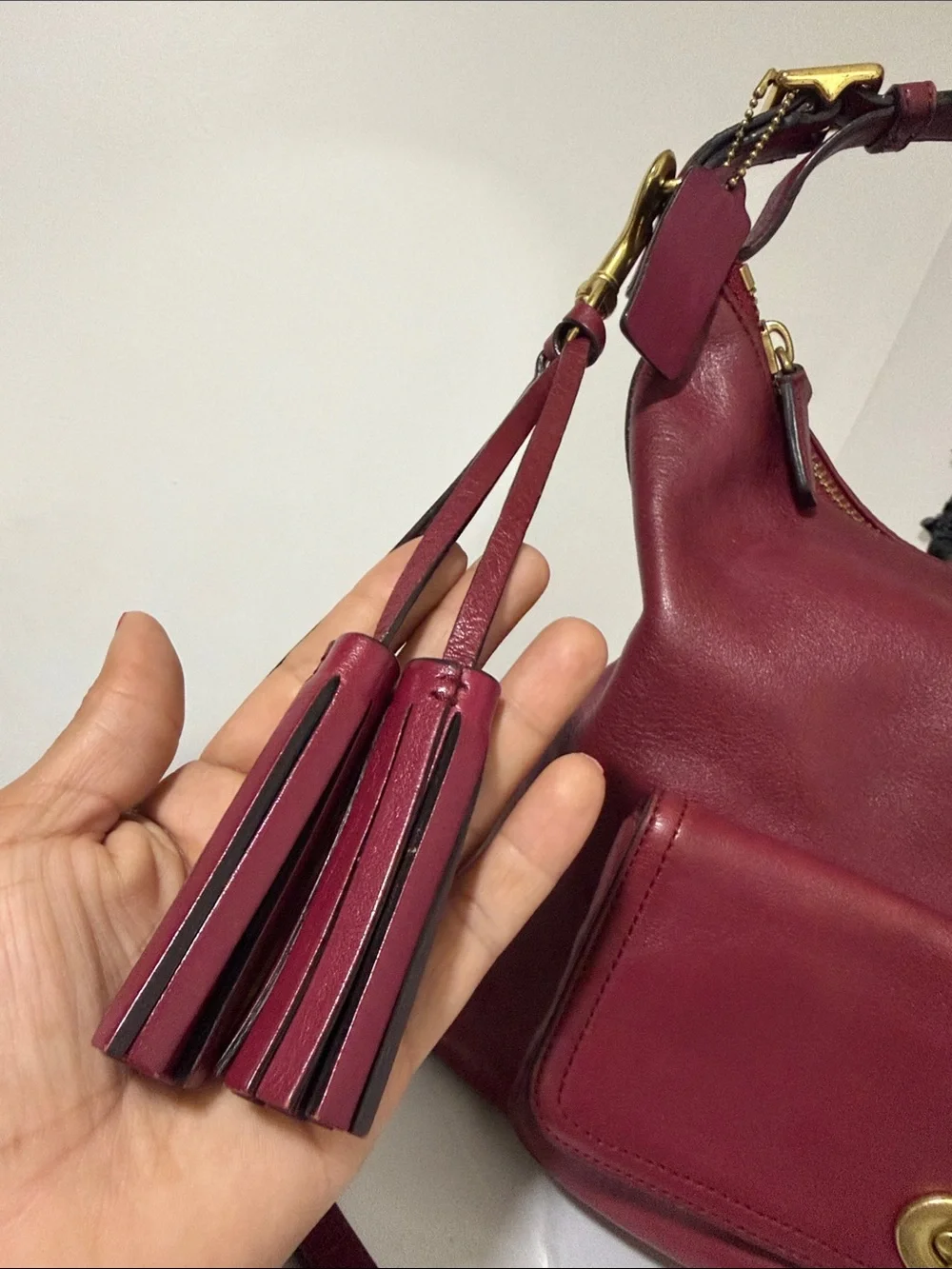 Coach 22381 Burgundy Leather Shoulder Bag with Tassel /long strap🎀